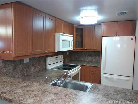 2290 W 54th Pl #110, Hialeah, FL 33016 photo 4