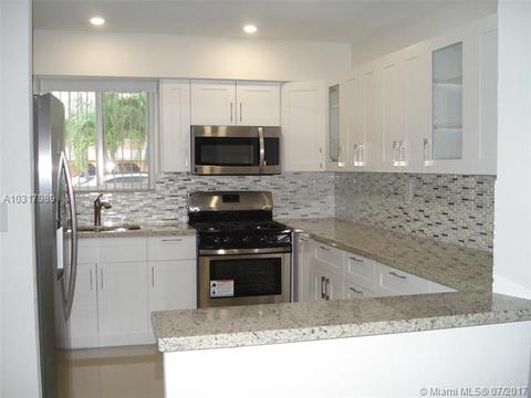 790 W 70th Pl, Hialeah, FL 33014 photo 10