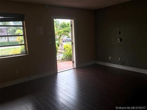 1370 W 84th St, Hialeah, FL 33014 photo 4