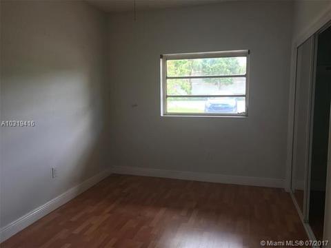 1370 W 84th St, Hialeah, FL 33014 photo 12