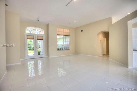 134 N River Dr E, Jupiter, FL 33458 photo 2