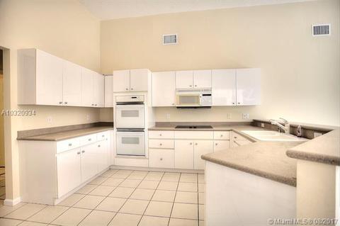 134 N River Dr E, Jupiter, FL 33458 photo 6