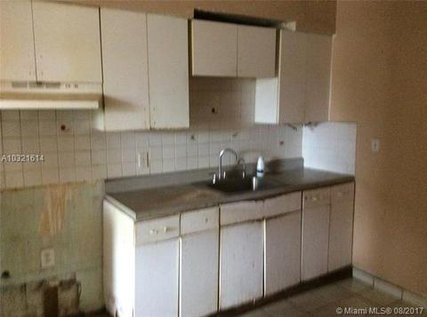 134 E 9th Ct, Hialeah, FL 33010 photo 19