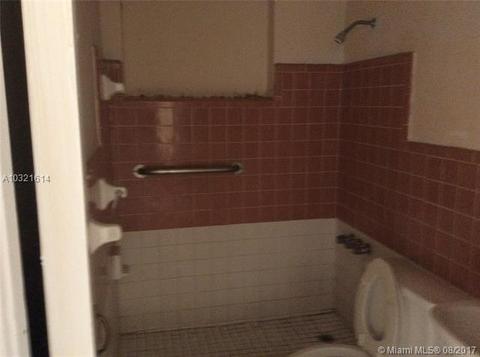 134 E 9th Ct, Hialeah, FL 33010 photo 16