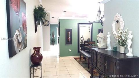 Undisclosed, Hialeah, FL 33015 photo 2