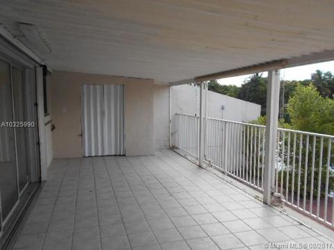 7296 Jacaranda Ln, Miami Lakes, FL 33014 photo 12