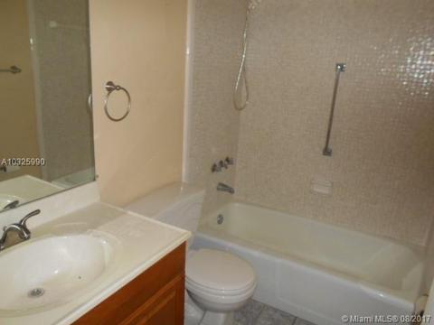 7296 Jacaranda Ln, Miami Lakes, FL 33014 photo 7