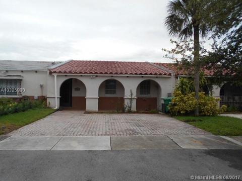 7296 Jacaranda Ln, Miami Lakes, FL 33014 photo 1