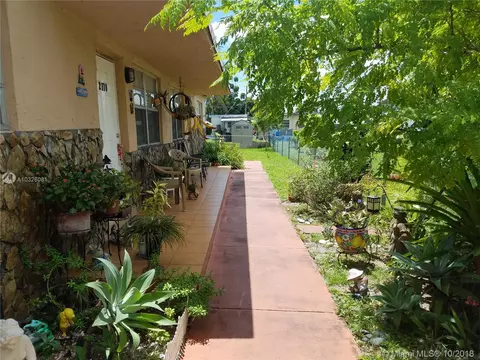 2170 W 4th Ct, Hialeah, FL 33010 photo 4
