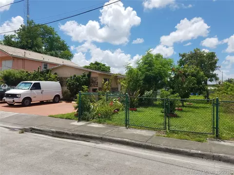 2170 W 4th Ct, Hialeah, FL 33010 photo 9