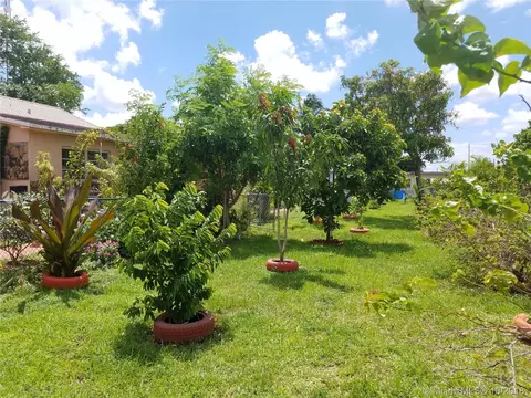 2170 W 4th Ct, Hialeah, FL 33010 photo 11