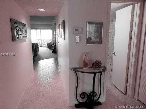 801 Pinecrest Cir #D, Jupiter, FL 33458 photo 2
