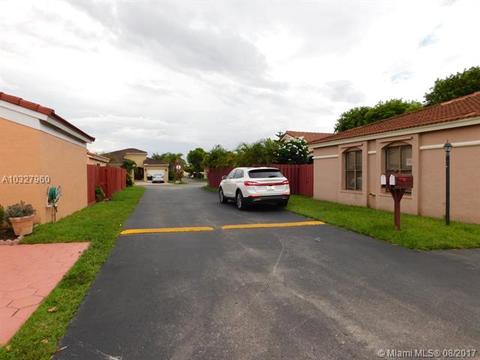 607 SW 88th Pl E, Miami, FL 33174 photo 2