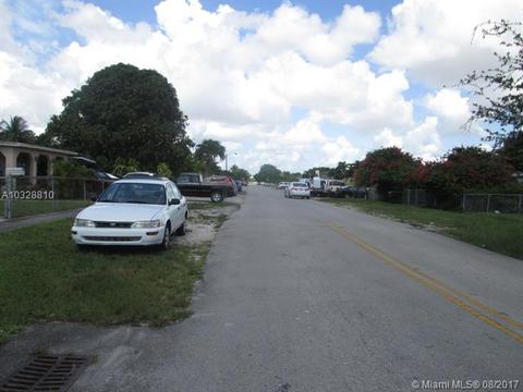 590 E 46th St, Hialeah, FL 33013 photo 4