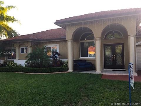 7088 W 4th Ln, Hialeah, FL 33014 photo 2