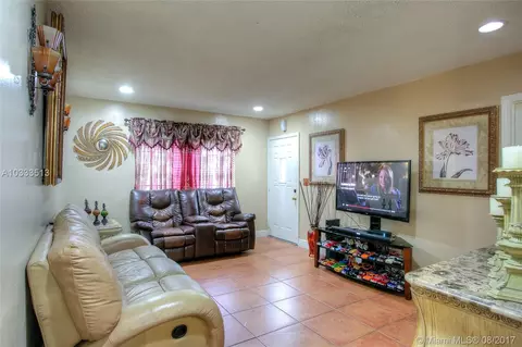 1097 E 1st Ave, Hialeah, FL 33010 photo 16