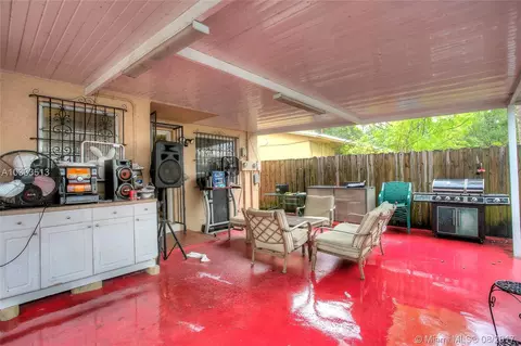 1097 E 1st Ave, Hialeah, FL 33010 photo 17