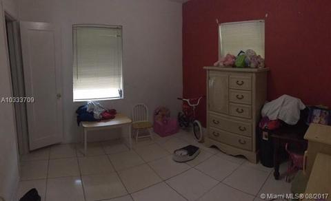 630 E 8th Ln, Hialeah, FL 33010 photo 6