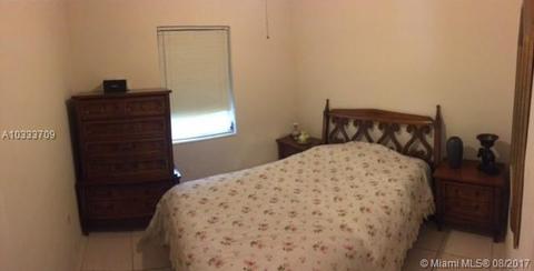 630 E 8th Ln, Hialeah, FL 33010 photo 8
