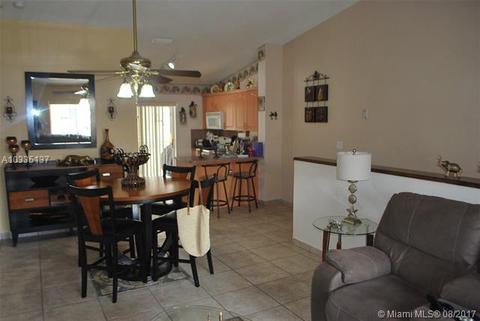 2425 W 76th St #207, Hialeah, FL 33016 photo 14