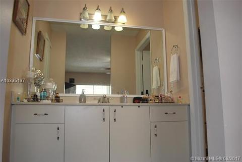 2425 W 76th St #207, Hialeah, FL 33016 photo 7