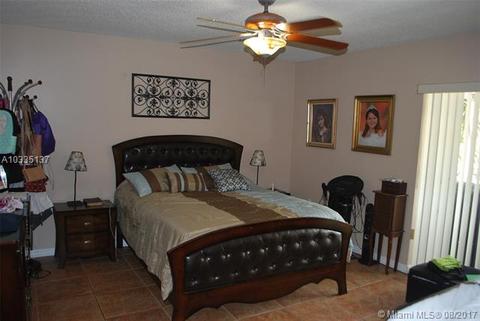2425 W 76th St #207, Hialeah, FL 33016 photo 6