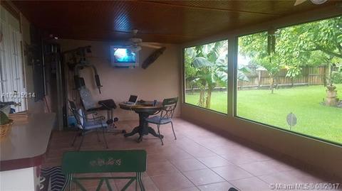 150 E 46th St, Hialeah, FL 33013 photo 12