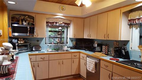 150 E 46th St, Hialeah, FL 33013 photo 5