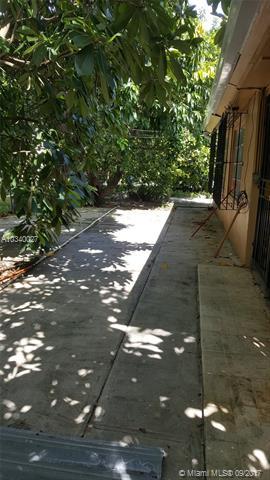 511 W 37th Pl, Hialeah, FL 33012 photo 6