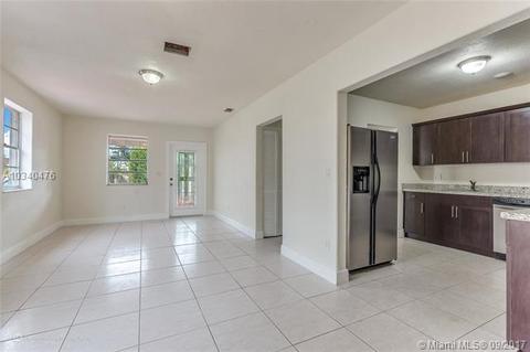 Undisclosed, Hialeah, FL 33013 photo 11