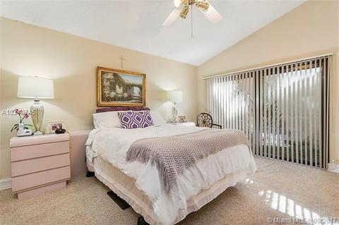3345 E Point Dr, Hollywood, FL 33026 photo 9