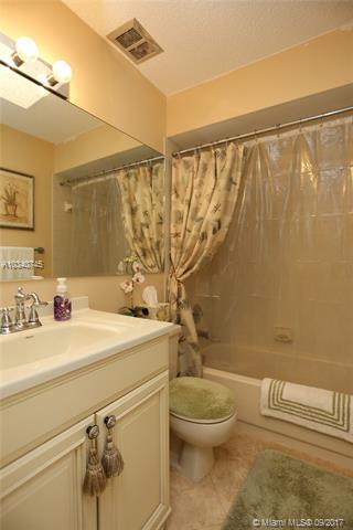 3345 E Point Dr, Hollywood, FL 33026 photo 13