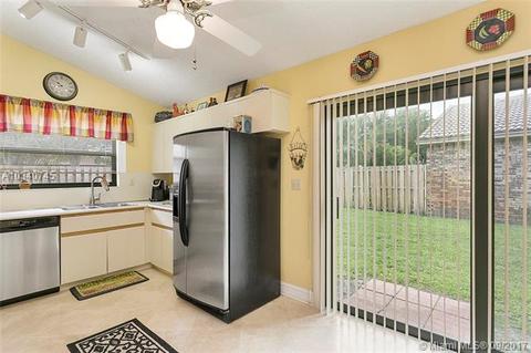 3345 E Point Dr, Hollywood, FL 33026 photo 7