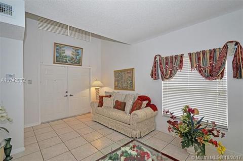 5801 S Sable Cir, Margate, FL 33063 photo 10