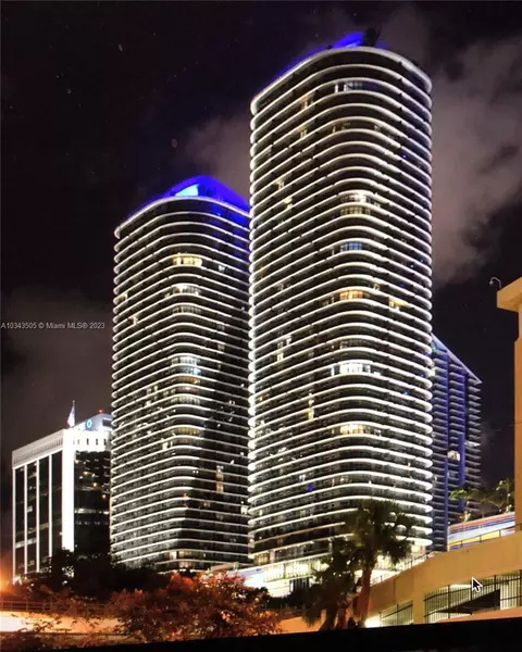 55 SW 9th St #2507, Miami, FL 33130