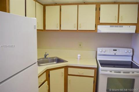 4550 NW 9th St #908E, Miami, FL 33126 photo 3