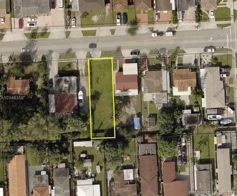 758 E 30th St, Hialeah, FL 33013 photo 1