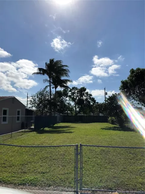 758 E 30th St, Hialeah, FL 33013 photo 3