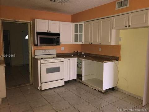 174 E 45th St, Hialeah, FL 33013 photo 2