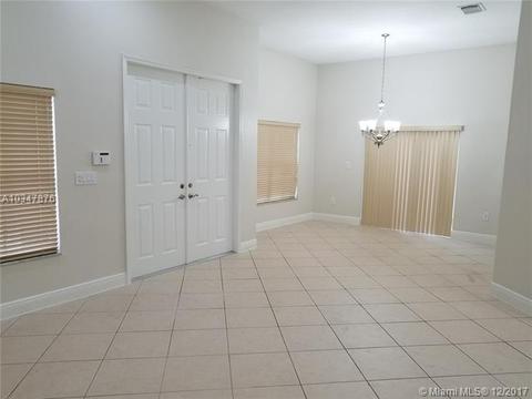 Undisclosed, Miami, FL 33185 photo 3