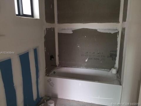 4364 E 10th Ave, Hialeah, FL 33013 photo 16