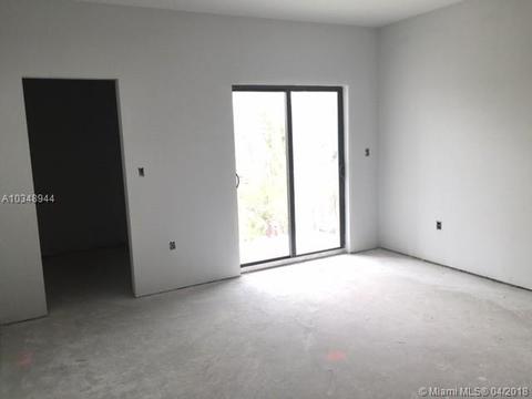 4364 E 10th Ave, Hialeah, FL 33013 photo 10