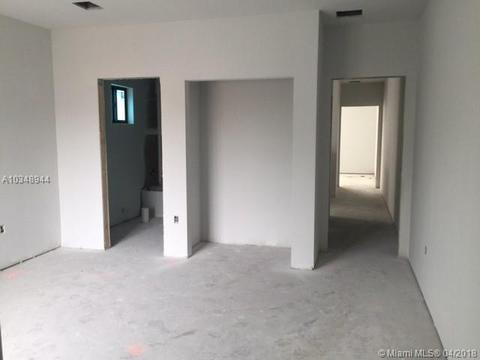 4364 E 10th Ave, Hialeah, FL 33013 photo 12