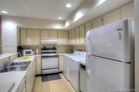 7126 Ballantrae Ct, Miami Lakes, FL 33014 photo 6