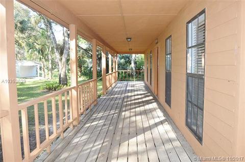 226 Hampton Ave, Labelle, FL 33935 photo 2