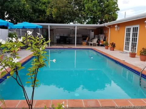 4020 E 3rd Ave, Hialeah, FL 33013 photo 1