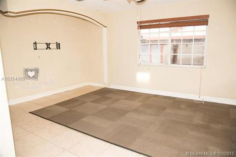 633 E 45th St, Hialeah, FL 33013 photo 5