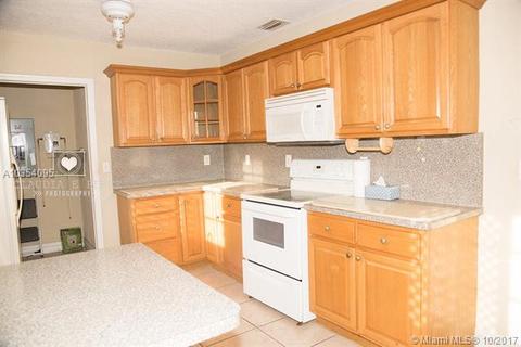 633 E 45th St, Hialeah, FL 33013 photo 10