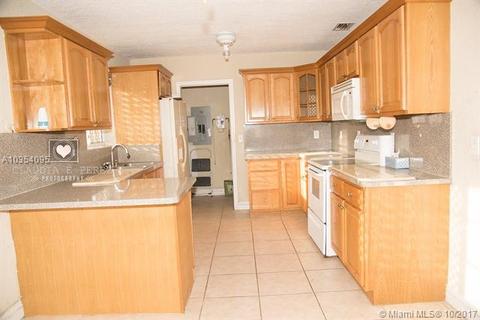 633 E 45th St, Hialeah, FL 33013 photo 11