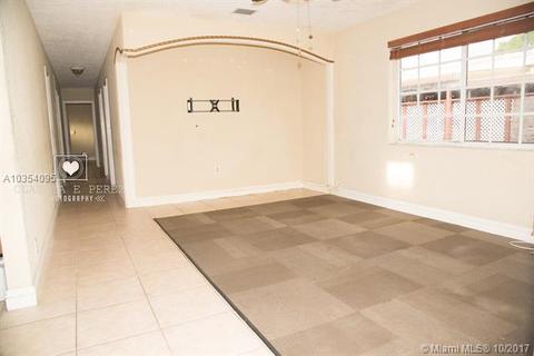 633 E 45th St, Hialeah, FL 33013 photo 3